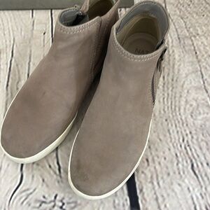 Naturalizer leather booties women’s size 9